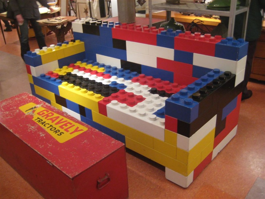 couch_lego-930x697
